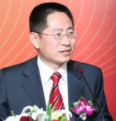 CIPRA副秘书长、大会消息宣扬组负责人陈向阳主持