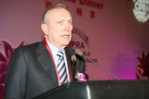 福莱董事长约翰